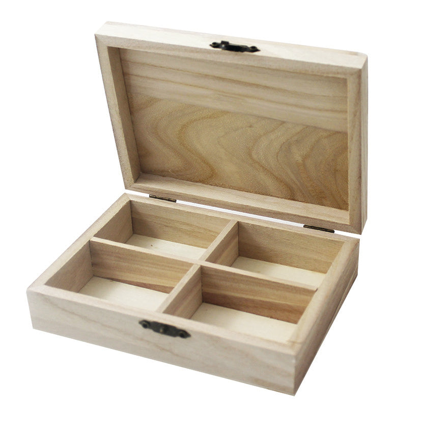 Fa doboz 4 rekesszel 14 x 10 x 3,5 cm – teljes fedél