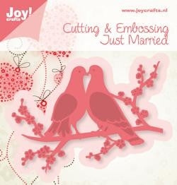 JOY fém vágó- és domborítósablon Ifjú pár galambokkal 6,7 x 9 cm