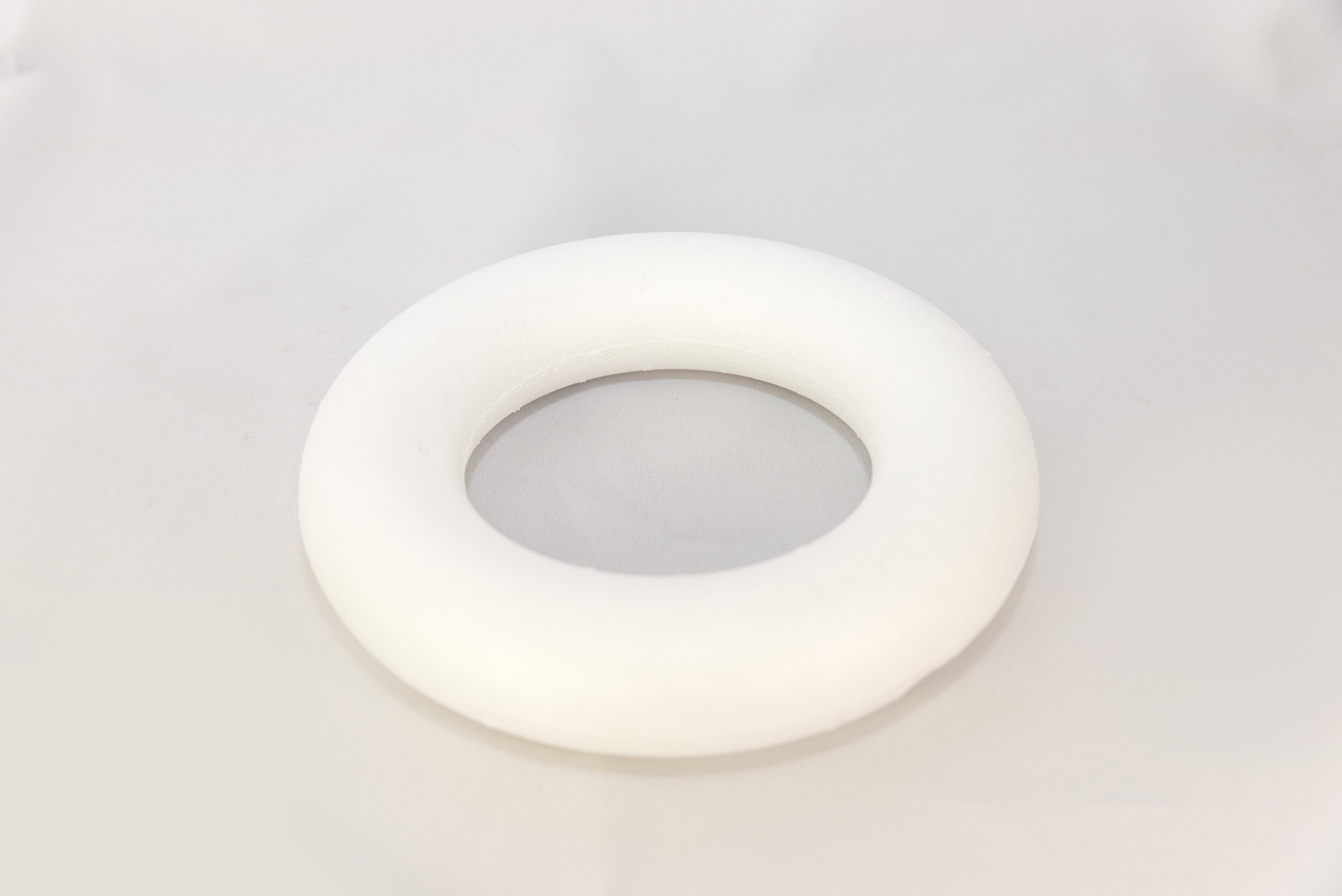 Koszorú polisztirolból 22 cm