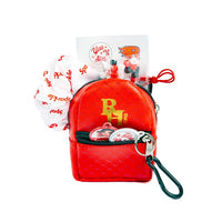 Mini hátizsák kiegészítőkkel RAINBOW HIGH piros (2)