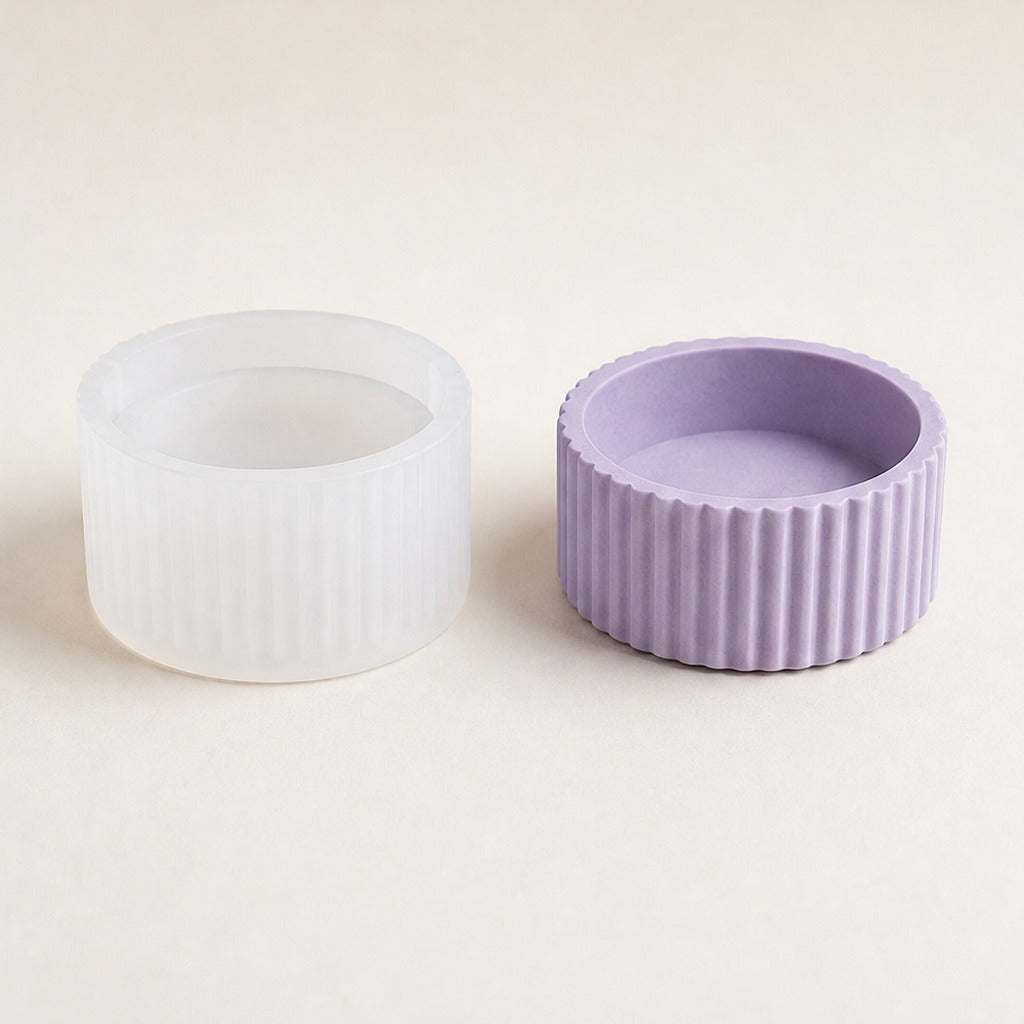 Rugalmas szilikon öntőforma lakásdekorációk készítéséhez – nízka vrúbkovaná dóza – ⌀ 8,2 × 4 cm
