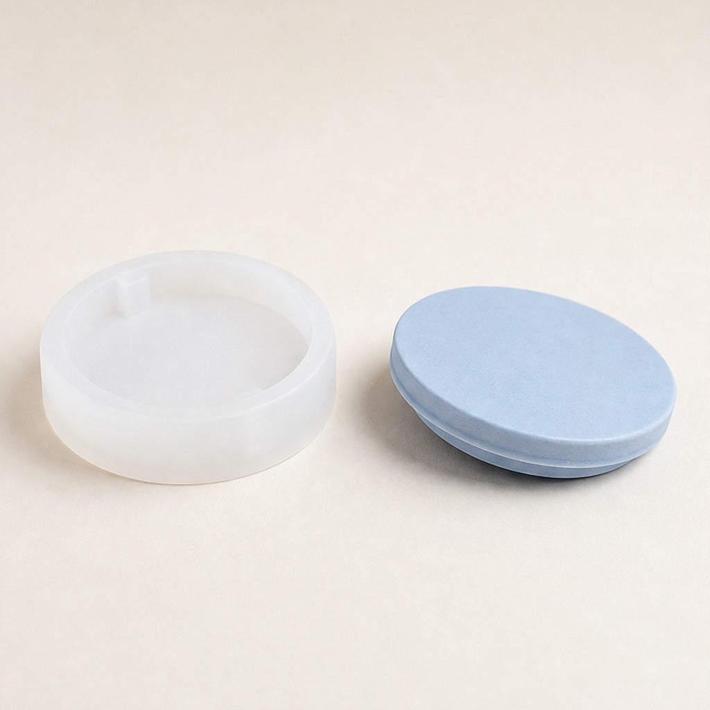 Rugalmas szilikon öntőforma lakásdekorációk készítéséhez – viečko na dózu – ⌀ 8,3 × 1,5 cm