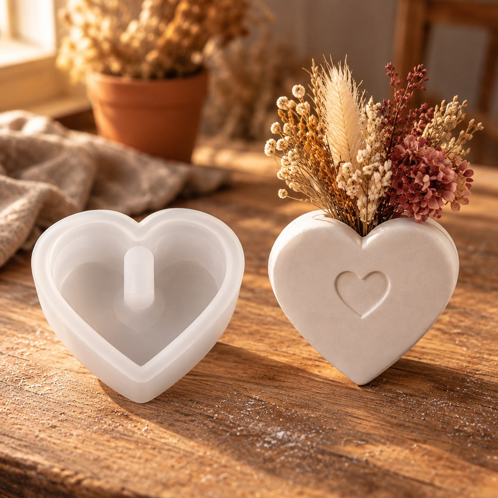 Szilikon öntőforma mini szárazvirág vázákhoz – szív – 6,6 × 6,1 cm