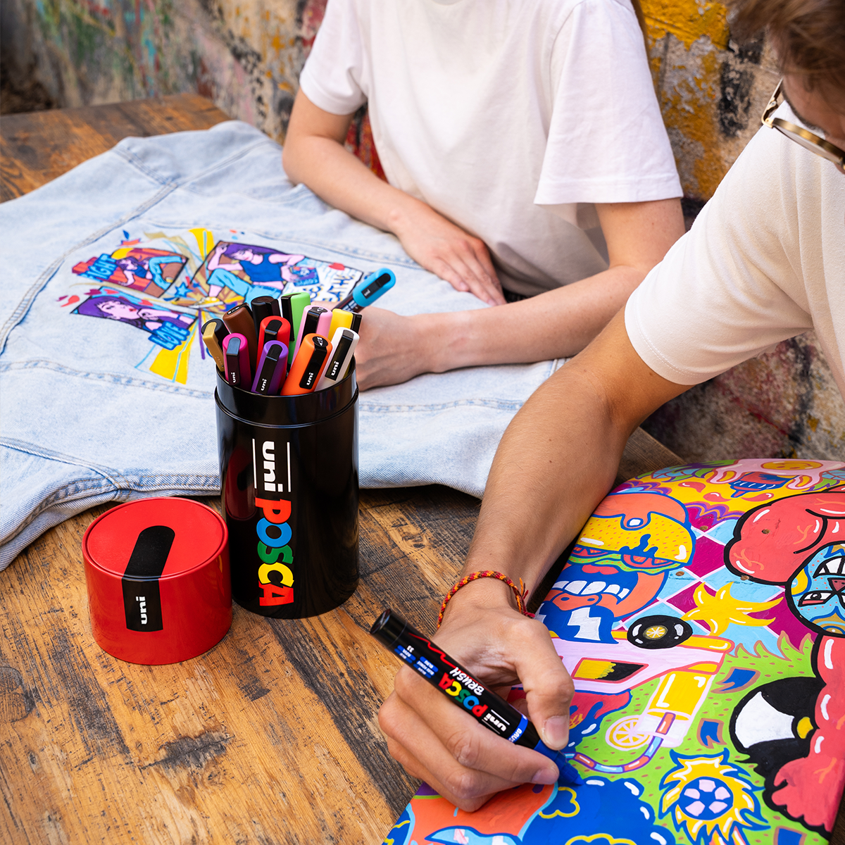 Posca vegyes marker készlet fémdobozban – 13 db (PC-3M, PC-5M, PC-5BR)