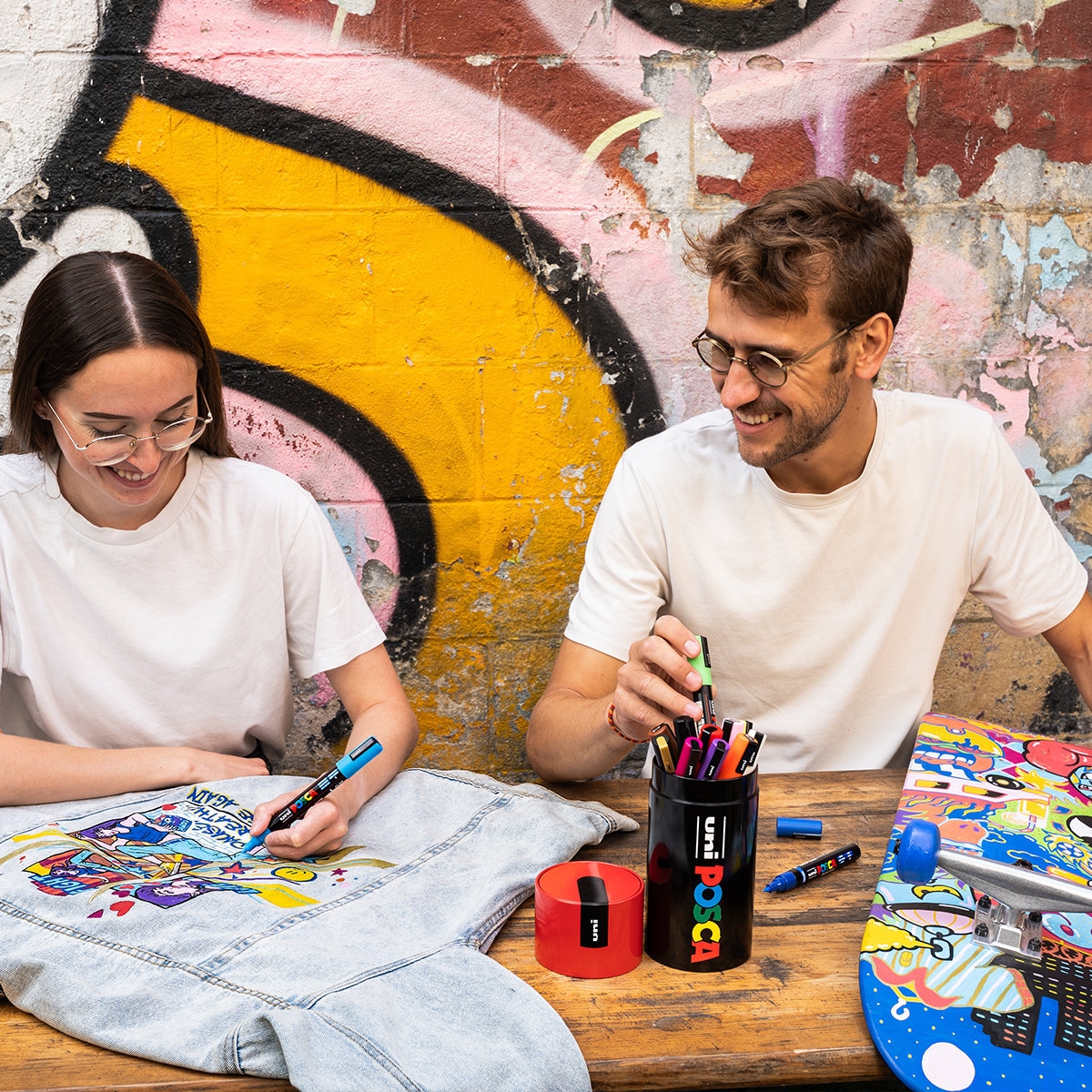 Posca vegyes marker készlet fémdobozban – 13 db (PC-3M, PC-5M, PC-5BR)